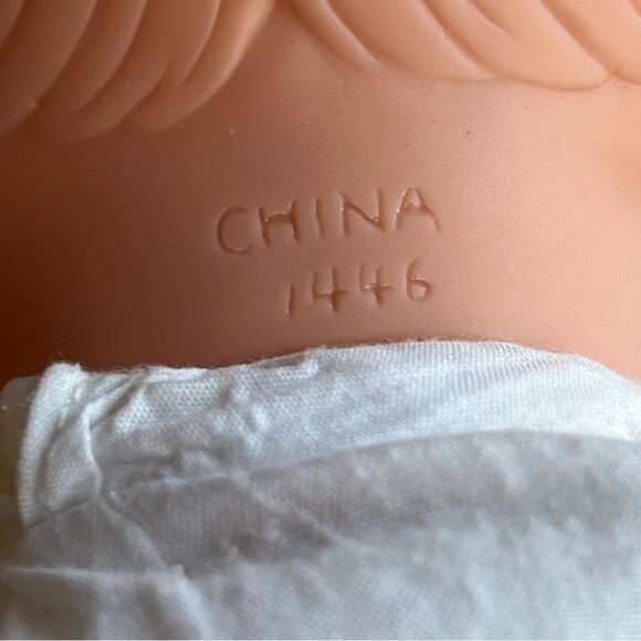 Baby Doll China 1446 Cloth Body White and Blue Outfit Hat Accessories - Picture 8 of 8